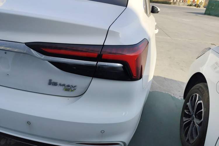 Used Roewe i6 MAX New Energy 2023 EV 420 Skyroof Special Edition
