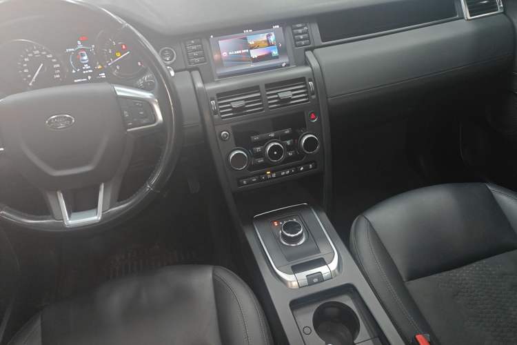 Used Land Rover Discovery Sport 2019 240 PS PURE Edition China VI Standard
