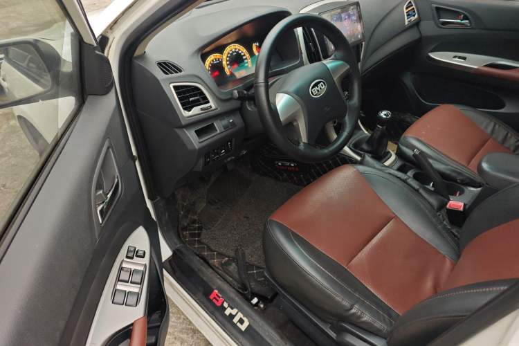 Used BYD F3 2015 Energy-Saving Edition 1.5L Manual Luxury Model
