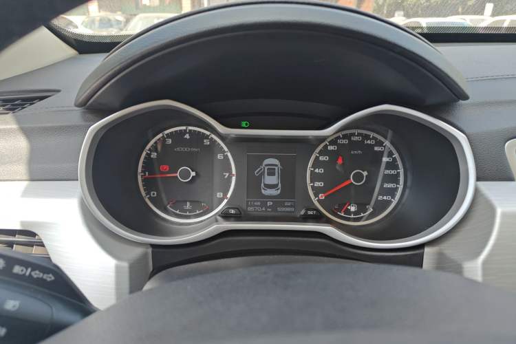 Used Geely Auto Emgrand X7 Sport 2018 1.8TD Automatic Two-Wheel Drive Zhiya Model
