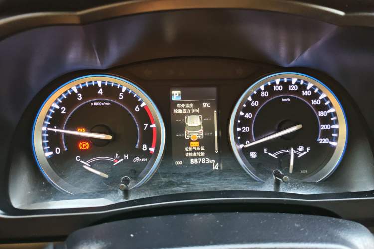 Used Toyota Highlander 2018 2.0T Four-Wheel Drive Prestige Version 7 Seats China V Emission Standard
