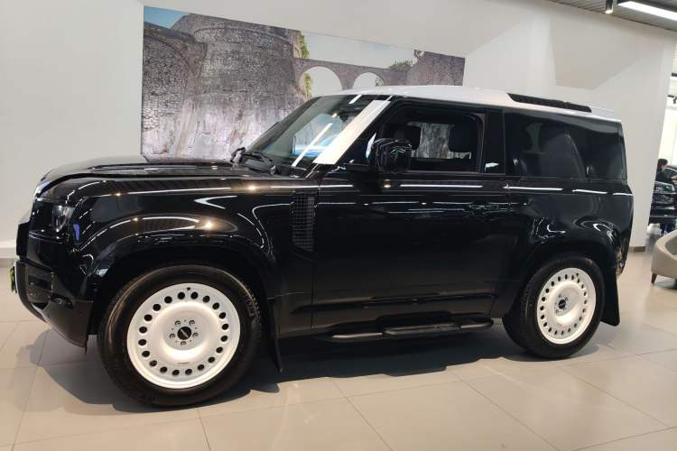 Used Land Rover Defender 2023 90 3.0T P400 XS
