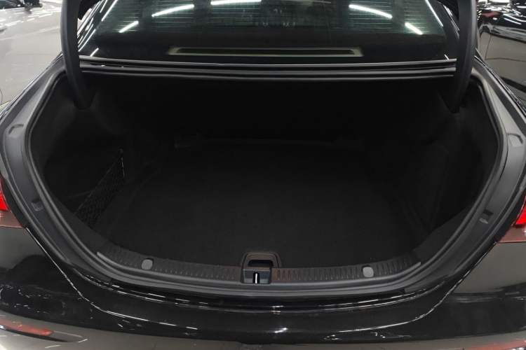 Used Mercedes-Benz E-Class 2023 E 260 L
