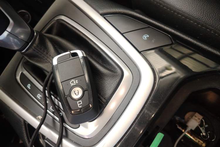 Used Ford Edge 2018 Facelifted EcoBoost 245 Two-Wheel Drive Platinum Edition 5 Seats China VI Standard
