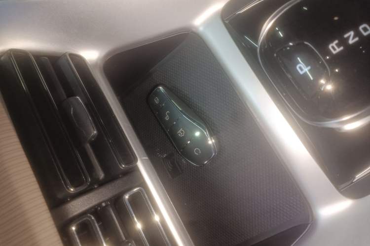 Used BYD Song Pro New Energy 2024 HONOR Edition DM-i 71KM Navigation Model