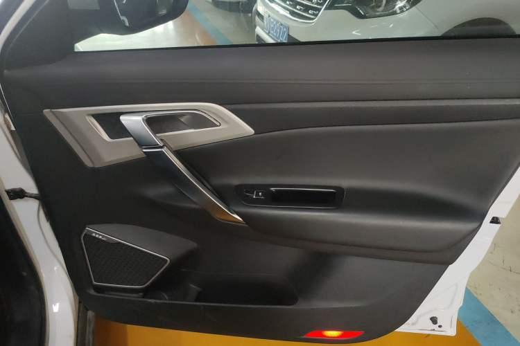 Used Geely Auto Emgrand X7 Sport 2018 1.8TD Automatic Two-Wheel Drive Smart Connect 4G Internet Edition