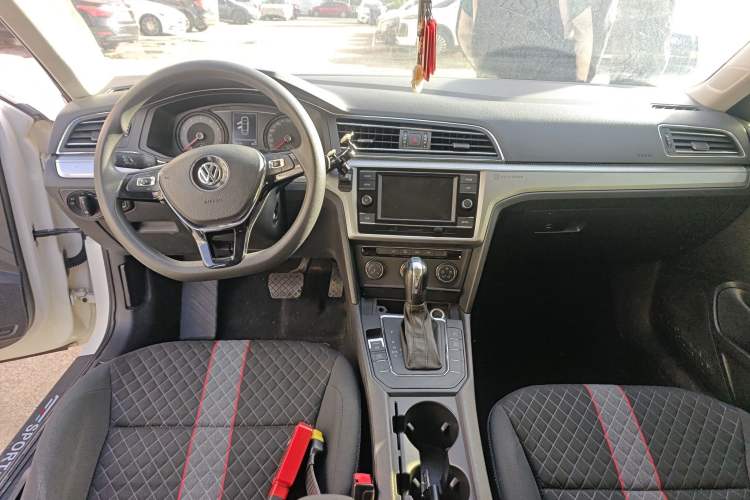 Used Volkswagen Lamando 2019 230TSI DSG Fashion Edition China V Standard
