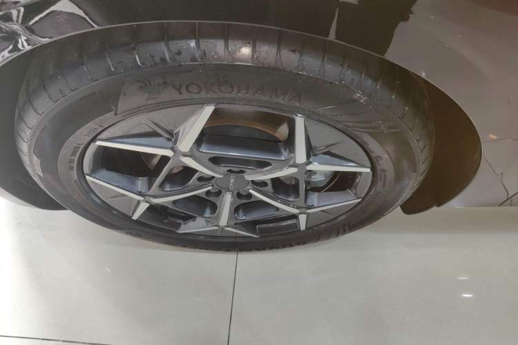 Used Lynk & Co Z10 2025 71 kWh 602 km Range Rear-Wheel Drive Pro