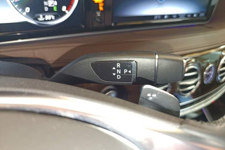 Used Mercedes-Benz S-Class 2017 S 320 L Business Model
