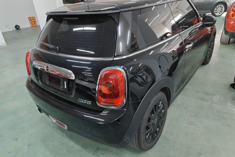 Used  MINI 2016 1.5T COOPER

