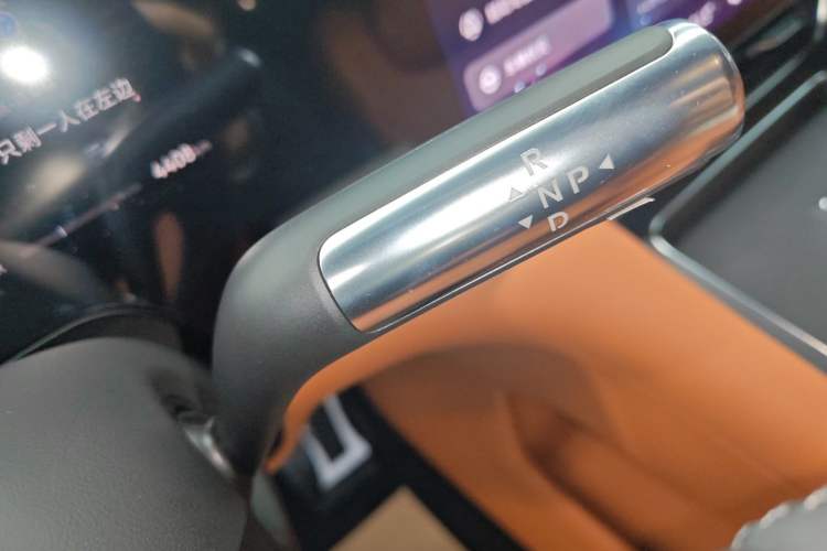 Used Hima AITO M8 2025 Extended-Range Max+ Version 53.4 kWh 6-Seater Edition