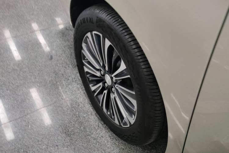 Used Buick GL8 2022 ES Land Cruiser 653T Luxury Model
