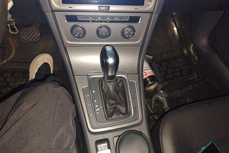 Used Volkswagen Golf 2016 230TSI Automatic Comfort Version
