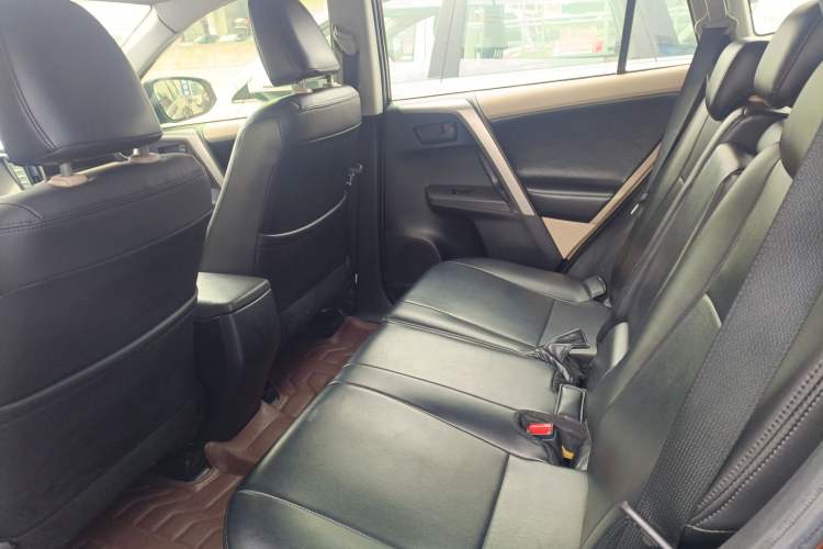 Used Toyota RAV4 2013 2.0L CVT Two-Wheel Drive Urban Edition