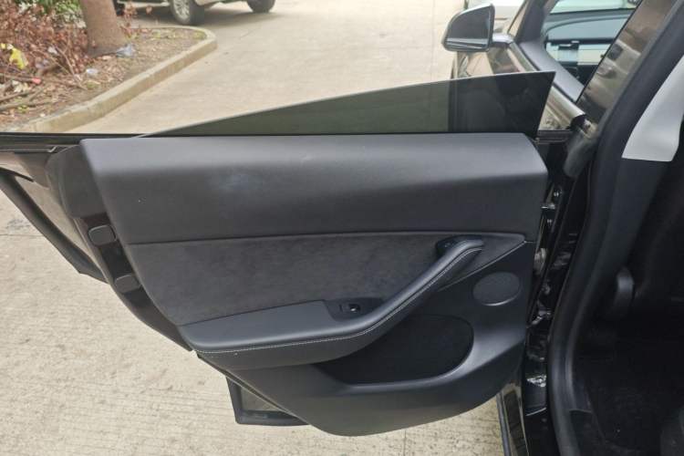 Used Tesla Model Y 2021 Standard Range Rear-Wheel Drive Version
