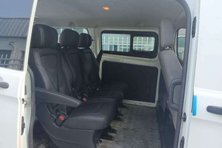 Used Ford Transit 2019 2.0T Gasoline Multi-Purpose Commercial Vehicle Short Wheelbase Low Roof 6-Seater China VI Standard
