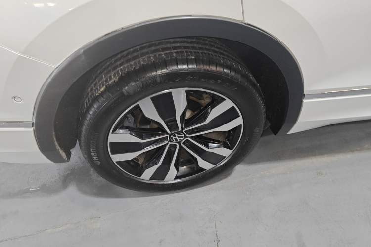 Used Volkswagen Tiguan L 2024 330TSI Automatic Two-Wheel Drive R-Line Enhanced Edition