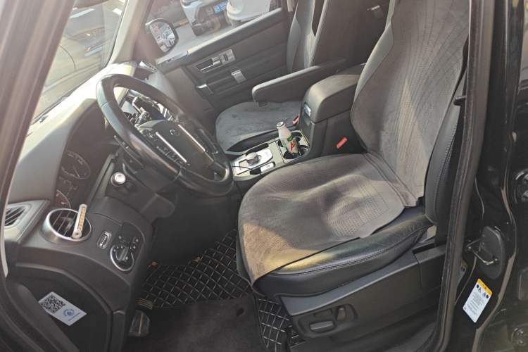 Used Land Rover Discovery 2016 3.0 SC Obsidian Black Heritage Edition SE