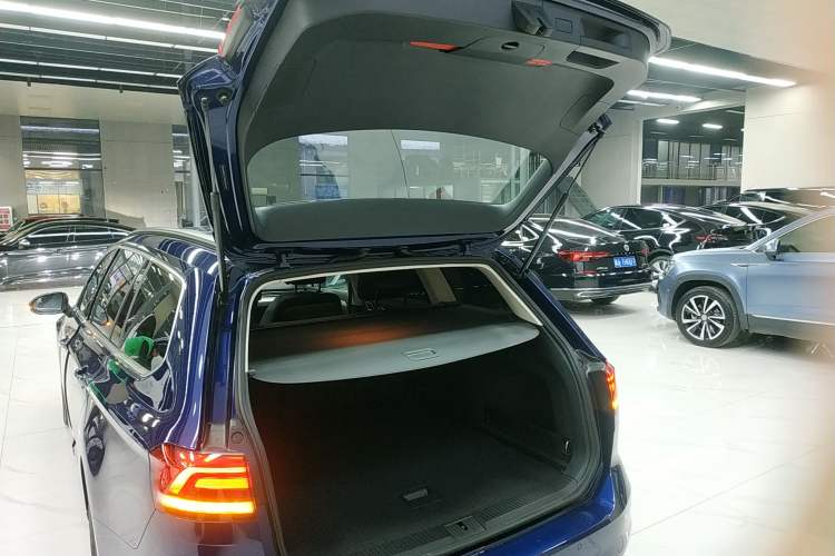 Used Volkswagen Variant 2018 380TSI Two-Wheel Drive Comfort Edition