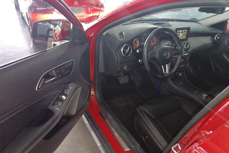 Used Mercedes-Benz GLA 2015 GLA 200 Fashion Model
