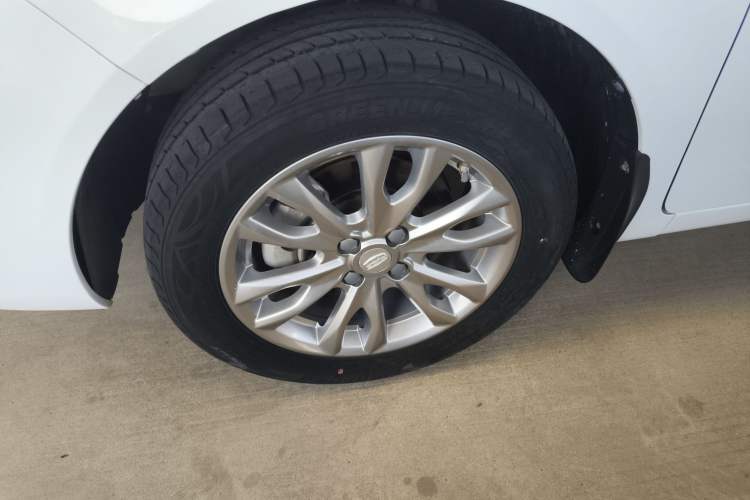 Used Geely Auto Vision 2019 Upgraded Model 1.5L CVT Luxury Version China VI Standard
