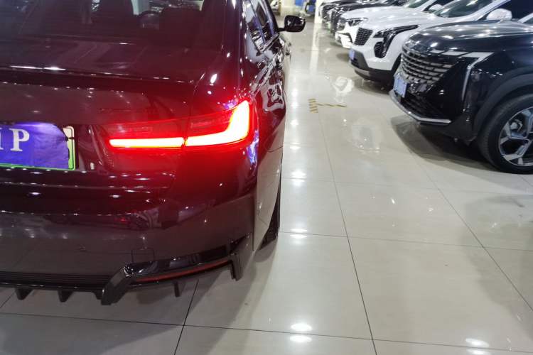 Used BMW i3 2025 eDrive 40 L Midnight Edition
