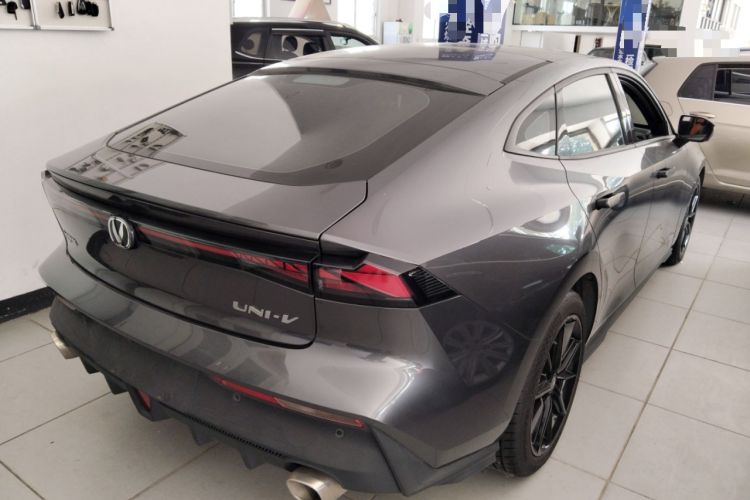 Used Changan UNI-V 2022 1.5T Prestige Version
