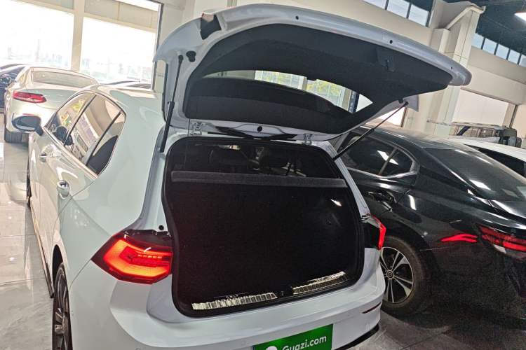 Used Volkswagen Golf 2023 Facelift 280TSI DSG R-Line Lite