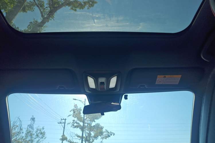 Used Changan UNI-V 2022 1.5T Prestige Version
