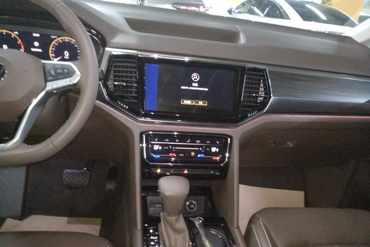 Used Volkswagen Viloran 2020 330TSI Luxury Edition