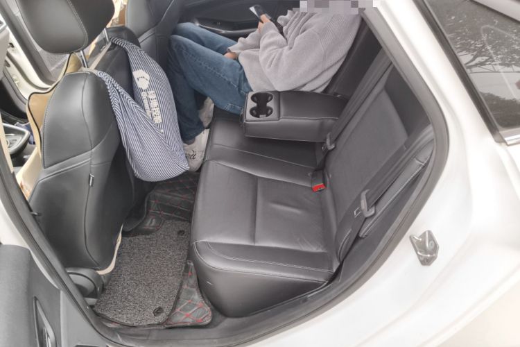 Used Ford Escort 2015 1.5L Automatic Fashion Model
