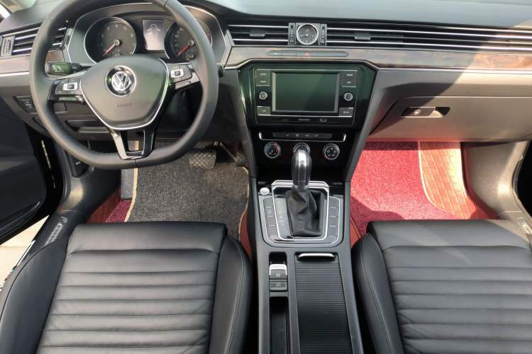 Used Volkswagen Magotan 2019 330TSI DSG Leading Model China VI Standard
