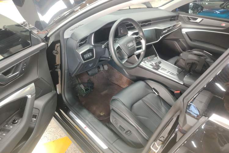 Used Audi A7L 2024 45TFSI S-line Dream-Building Edition Flow Crystal Package
