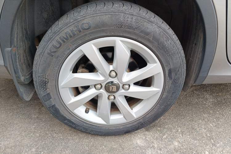 Used Baojun 310W 2017 1.5L Manual Fashion Model China V
