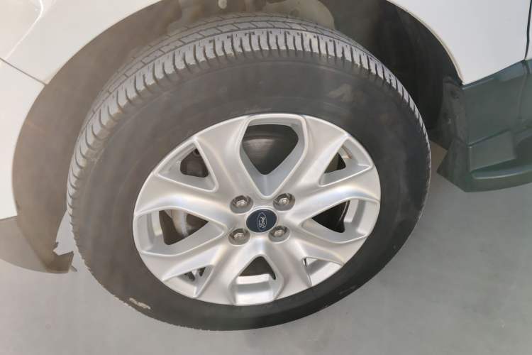 Used Ford EcoSport 2013 1.5L Automatic Fashion Model
