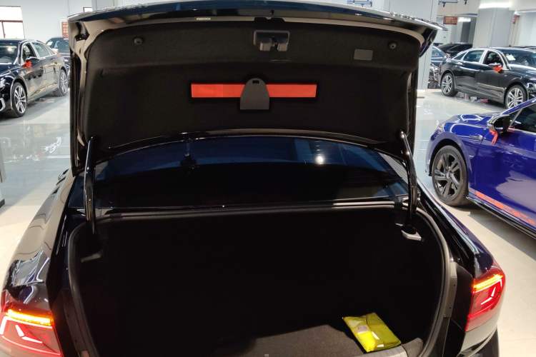 Used Volkswagen Magotan 2026 30 Million Vehicles Selected Model 380TSI DSG Luxury Edition
