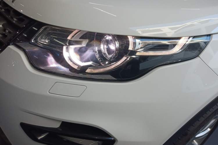 Used Land Rover Discovery Sport 2018 240 PS SE Version