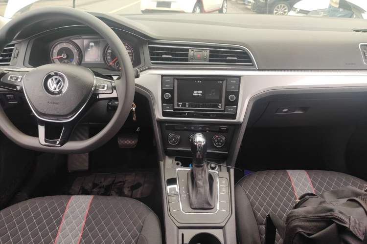 Used Volkswagen Lamando 2019 230TSI DSG Vision Edition China VI Standard
