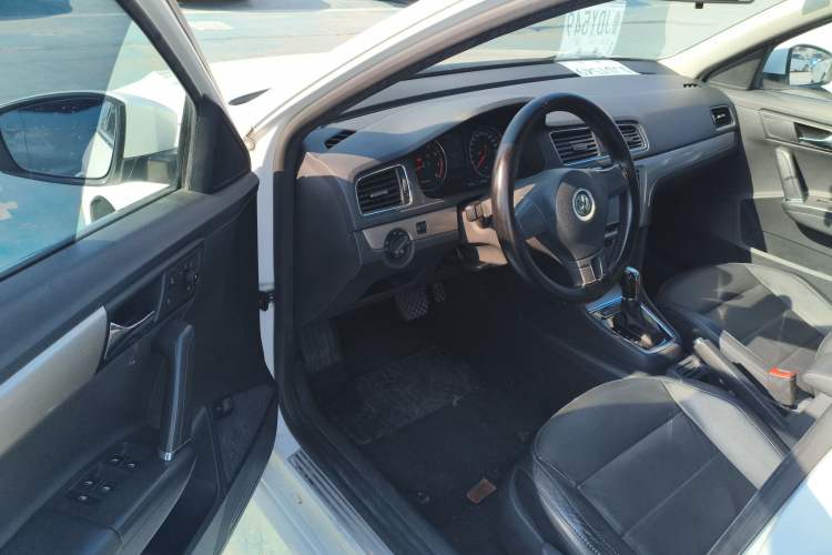 Used Volkswagen Lavida 2013 Restyled Classic 1.6L Automatic Comfort Edition
