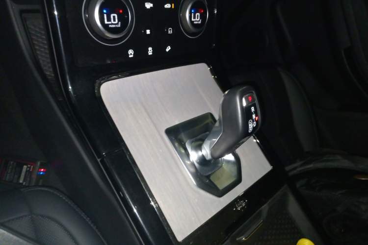 Used Land Rover Range Rover Evoque 2021 Range Rover Velar L 249PS R-Dynamic First Edition
