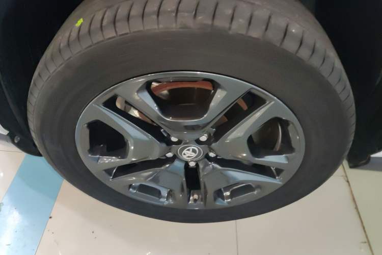 Used Toyota RAV4 2022 2.0L CVT Four-Wheel Drive Premium Edition
