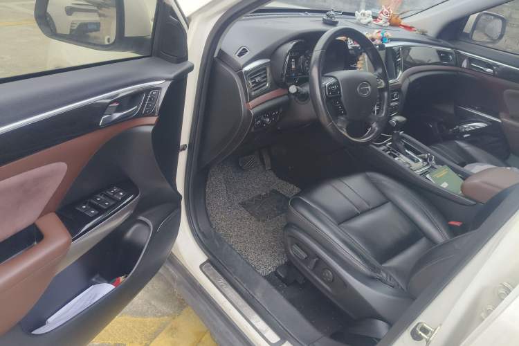 Used GAC Trumpchi GS8 2017 320T Two-Wheel Drive Luxury Smart Connectivity Version (7 Seats)
