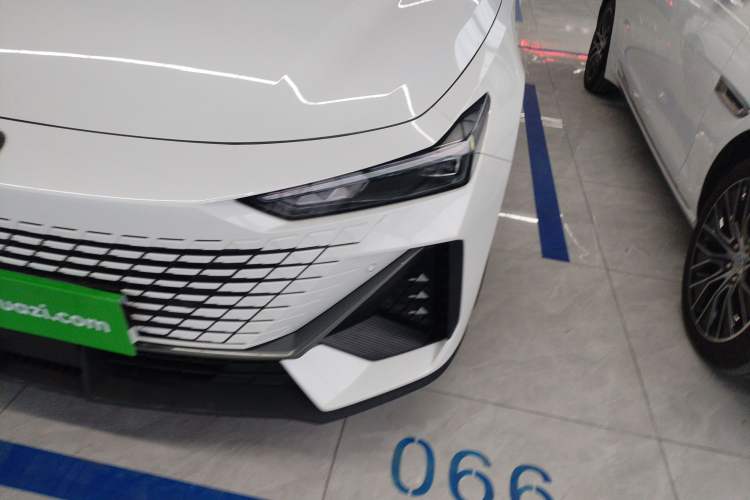 Used Changan UNI-V 2022 1.5T Prestige Version
