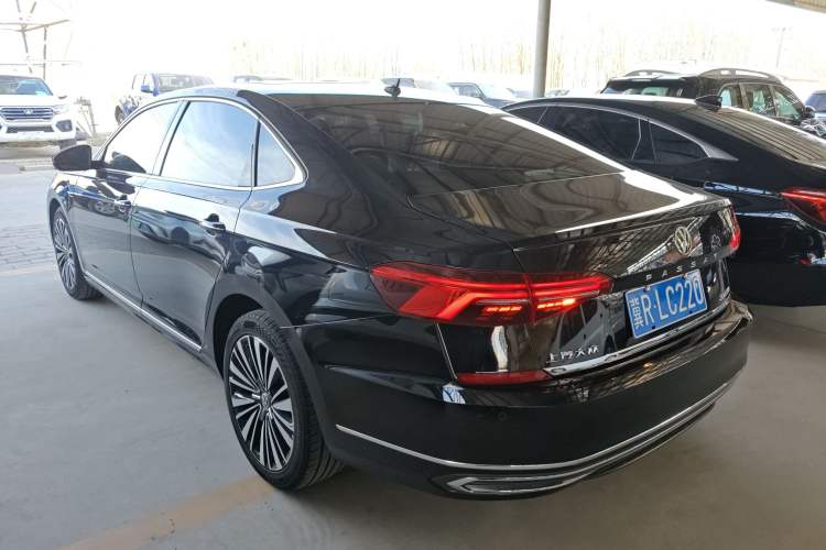 Used Volkswagen Passat 2019 330TSI Luxury Edition China VI Standard
