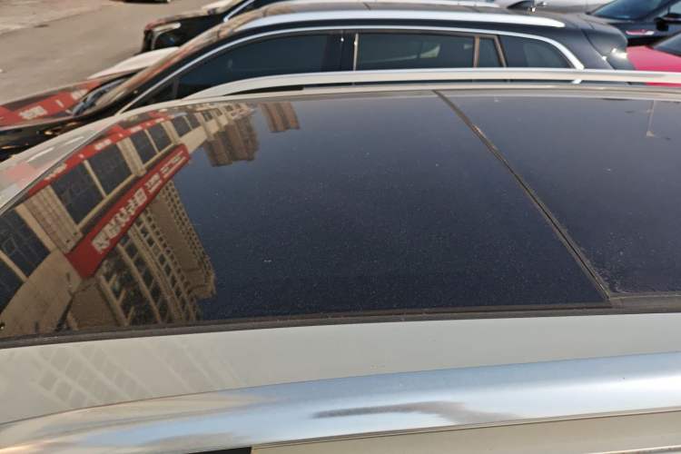 Used Volkswagen Tiguan L 2023 330TSI Automatic Two-Wheel Drive R-Line Enjoyment Edition
