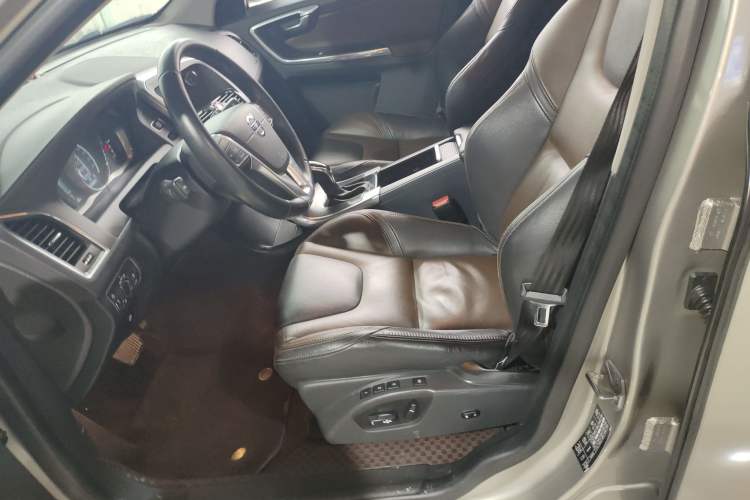 Used Volvo XC60 2016 T5 AWD Zhiyuan Edition
