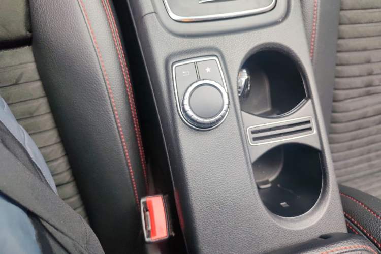 Used Mercedes-Benz CLA 2017 CLA 220 4MATIC
