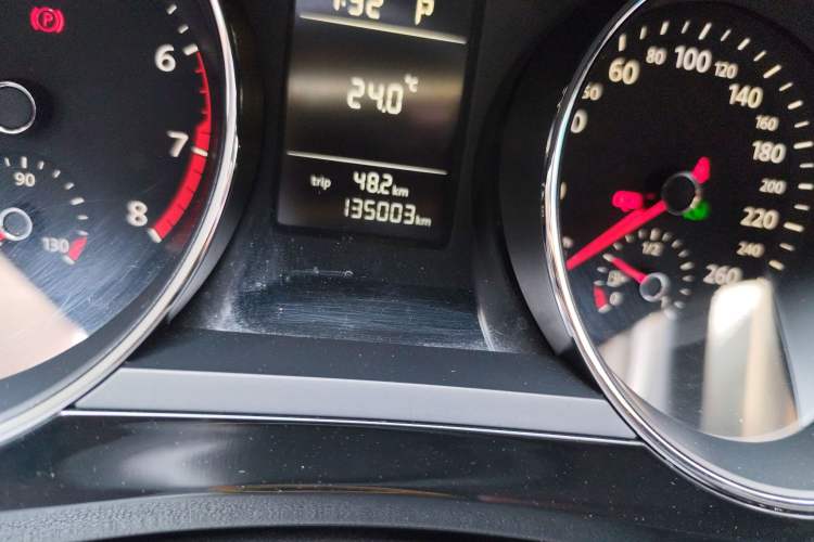 Used Volkswagen Sagitar 2015 230TSI Automatic Comfort Version
