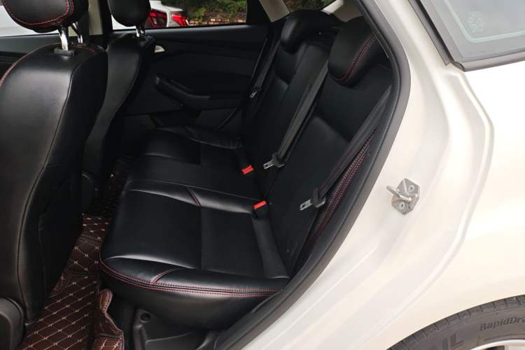 Used Ford Focus 2018 Hatchback Classic 1.6L Automatic Comfort Plus SmartDrive Edition
