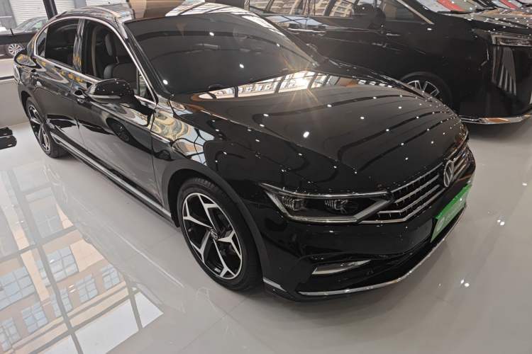 Used Volkswagen Magotan 2023 2 Million Units Commemorative Edition 330TSI DSG Luxury Version